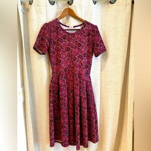 Red Floral Printed Dress w/zipper back!